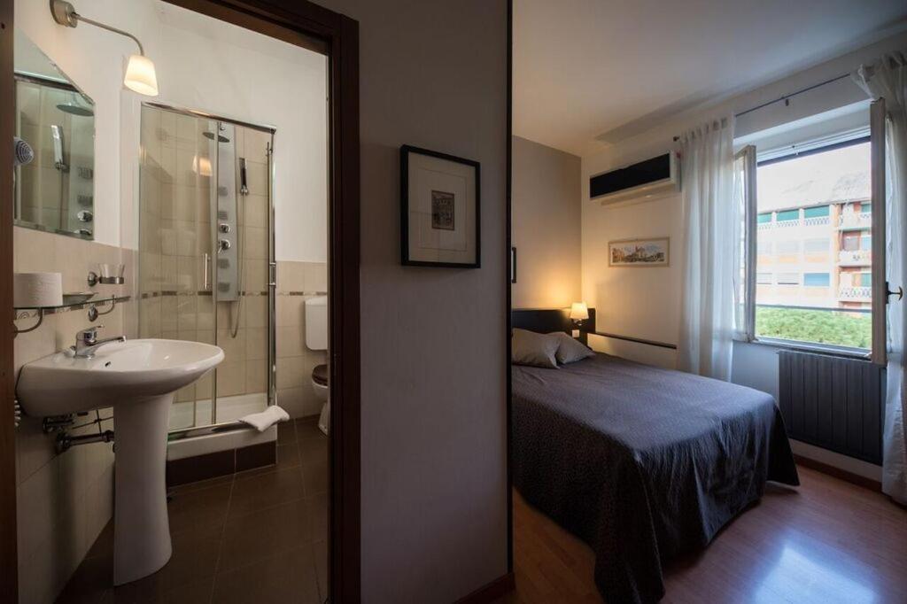 Domus Appia 154 B&B ローマ エクステリア 写真