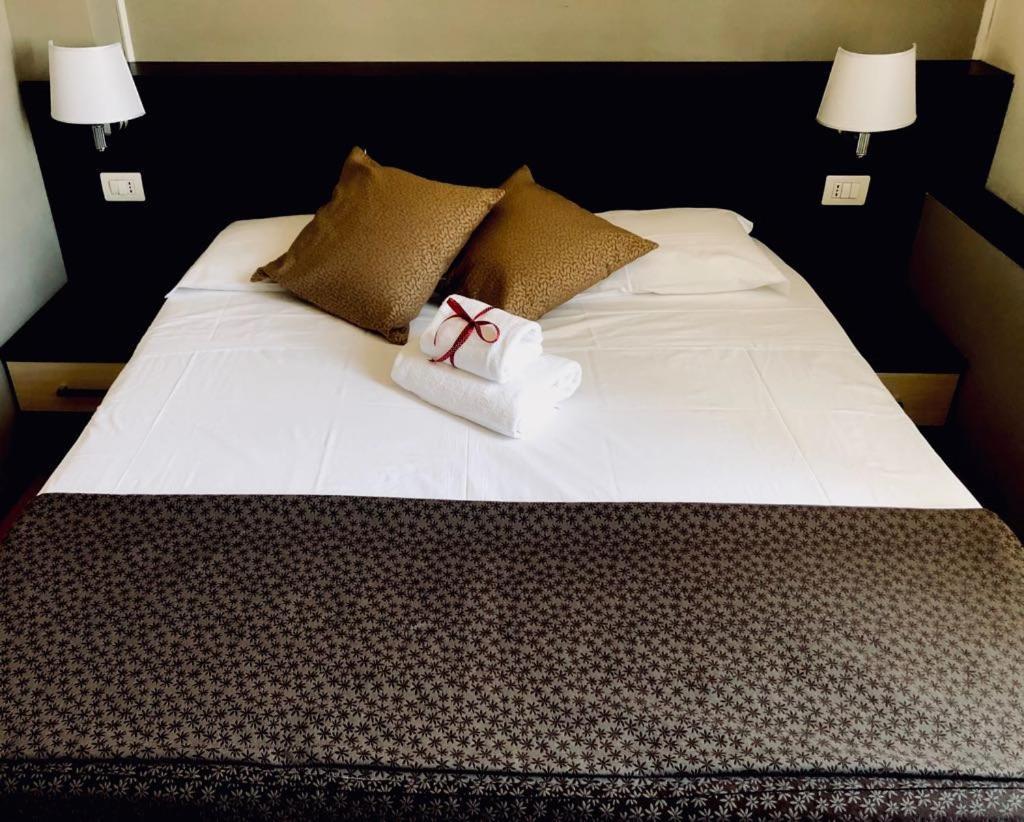 Domus Appia 154 B&B ローマ エクステリア 写真